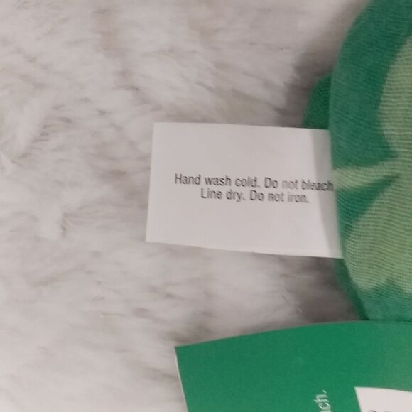 St Patricks Day Irish Loop Scarf Two Tone Green Shamrocks Lightweight New - Picture 6 of 6